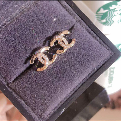 18k stone double C ear ring