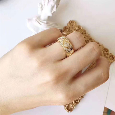 18k gold rhombic warning finger