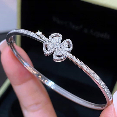 18K gold four-leaf grass handle